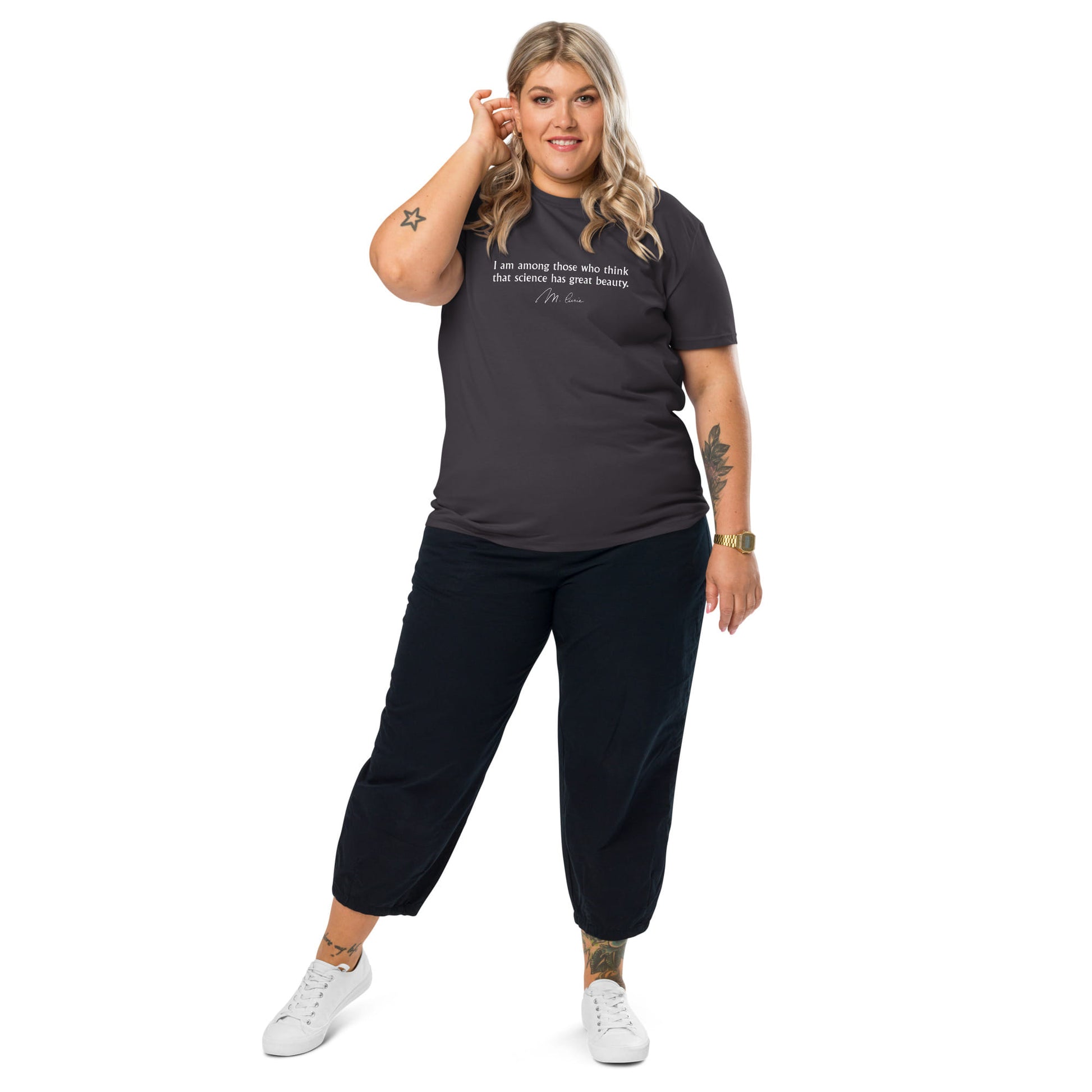 Marie Curie quote t-shirt 'Science has great beauty', anthracite model view