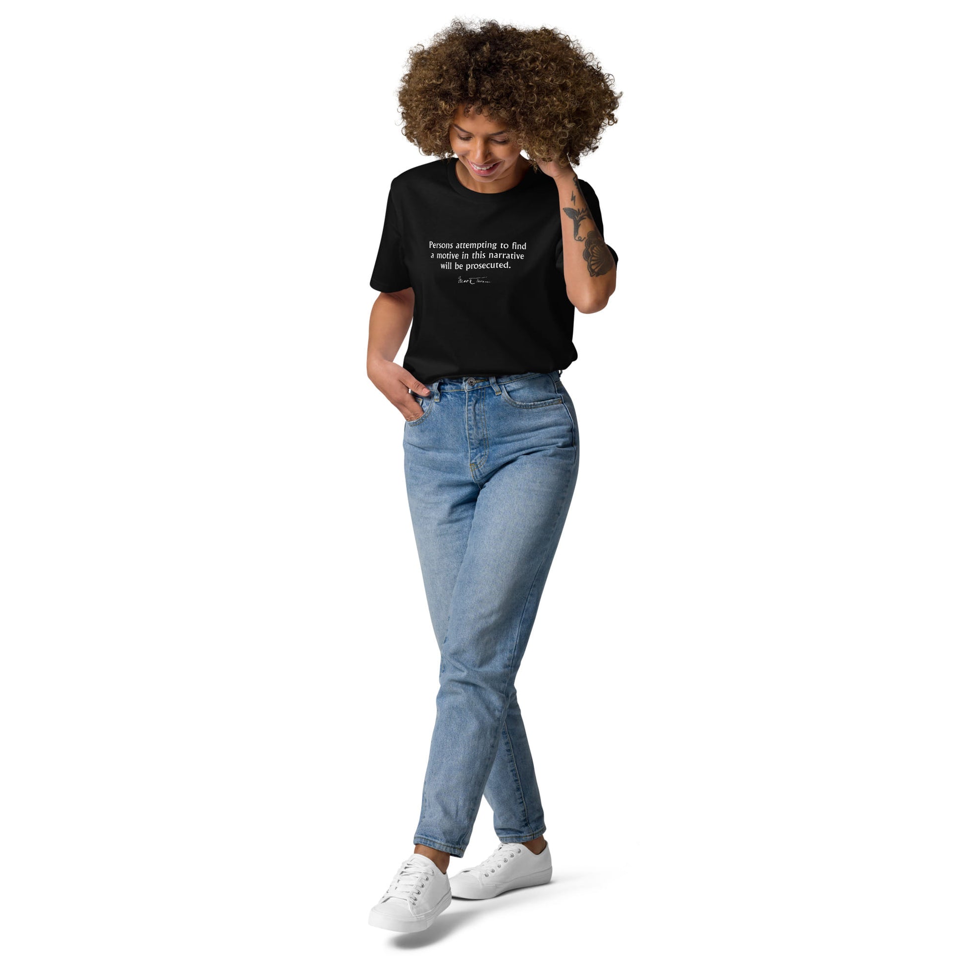 Mark Twain funny quote t-shirt 'Prosecuted', black model view